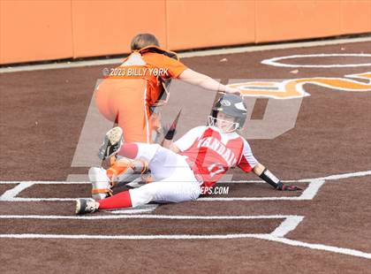 Thumbnail 2 in Mineola vs Van photogallery.