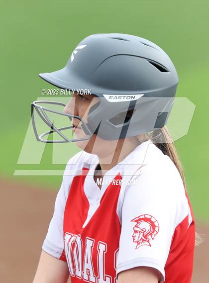 Thumbnail 1 in Mineola vs Van photogallery.