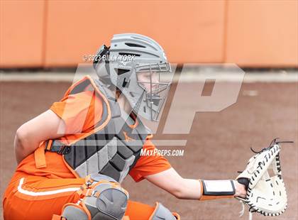 Thumbnail 2 in Mineola vs Van photogallery.