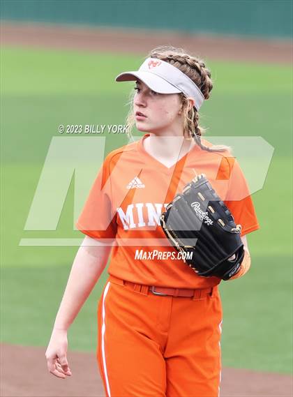 Thumbnail 3 in Mineola vs Van photogallery.