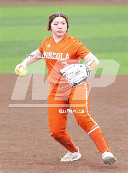 Thumbnail 1 in Mineola vs Van photogallery.