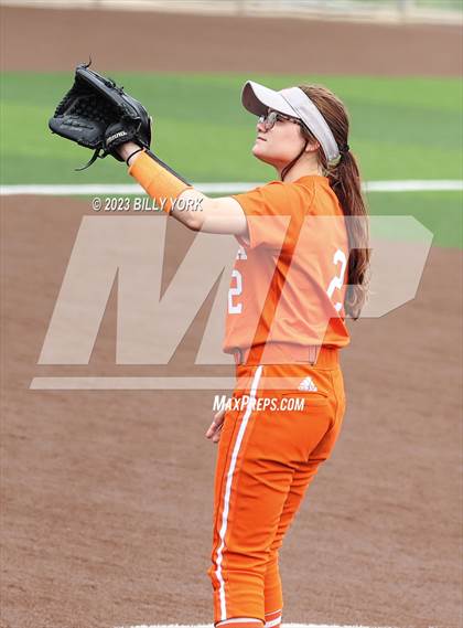 Thumbnail 3 in Mineola vs Van photogallery.