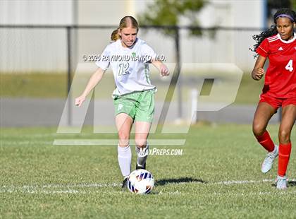 Thumbnail 1 in New Castle vs. Mississinewa (IHSAA 2A Section 24 Semifinal) photogallery.