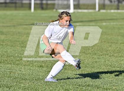 Thumbnail 2 in New Castle vs. Mississinewa (IHSAA 2A Section 24 Semifinal) photogallery.