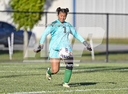 Thumbnail 3 in New Castle vs. Mississinewa (IHSAA 2A Section 24 Semifinal) photogallery.