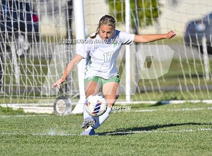 Thumbnail 3 in New Castle vs. Mississinewa (IHSAA 2A Section 24 Semifinal) photogallery.