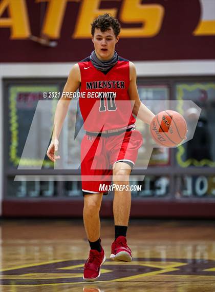 Thumbnail 1 in JV: Muenster @ Collinsville photogallery.