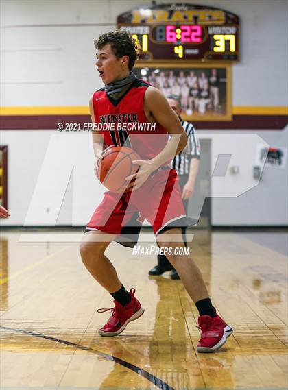 Thumbnail 2 in JV: Muenster @ Collinsville photogallery.
