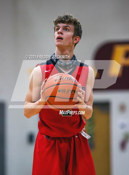 Thumbnail 2 in JV: Muenster @ Collinsville photogallery.