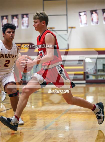 Thumbnail 1 in JV: Muenster @ Collinsville photogallery.