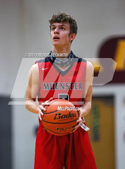 Thumbnail 1 in JV: Muenster @ Collinsville photogallery.