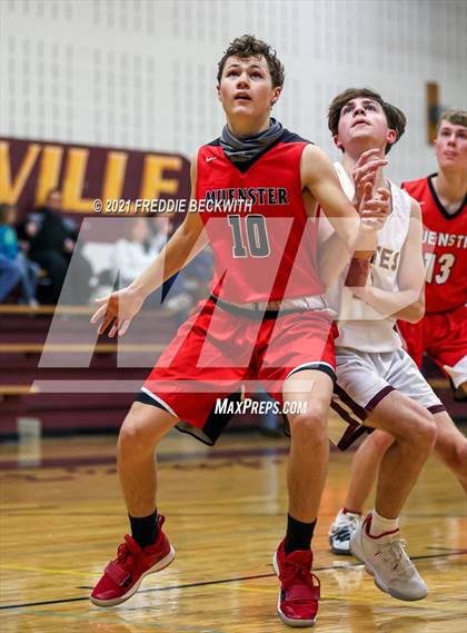 Thumbnail 2 in JV: Muenster @ Collinsville photogallery.
