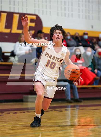Thumbnail 1 in JV: Muenster @ Collinsville photogallery.