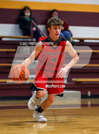 Thumbnail 3 in JV: Muenster @ Collinsville photogallery.