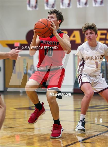 Thumbnail 2 in JV: Muenster @ Collinsville photogallery.