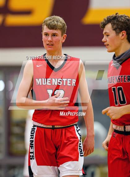 Thumbnail 2 in JV: Muenster @ Collinsville photogallery.
