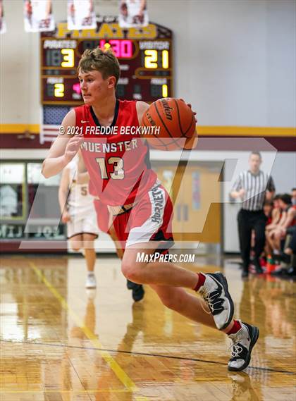 Thumbnail 3 in JV: Muenster @ Collinsville photogallery.