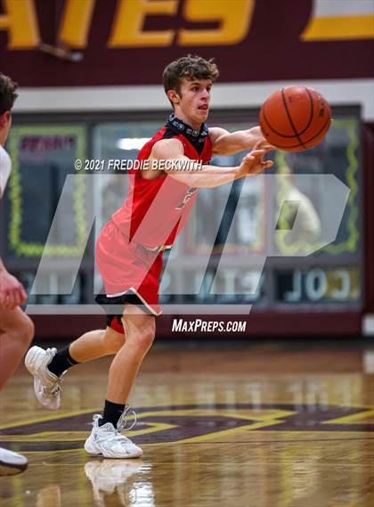 Thumbnail 3 in JV: Muenster @ Collinsville photogallery.