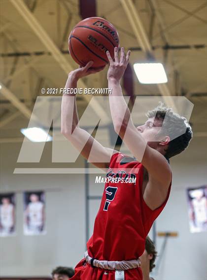 Thumbnail 2 in JV: Muenster @ Collinsville photogallery.