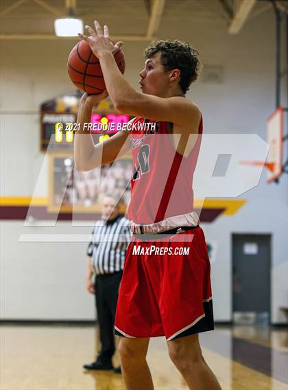 Thumbnail 2 in JV: Muenster @ Collinsville photogallery.
