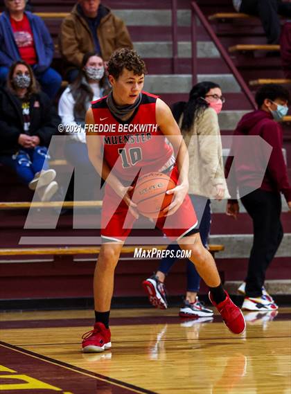 Thumbnail 1 in JV: Muenster @ Collinsville photogallery.