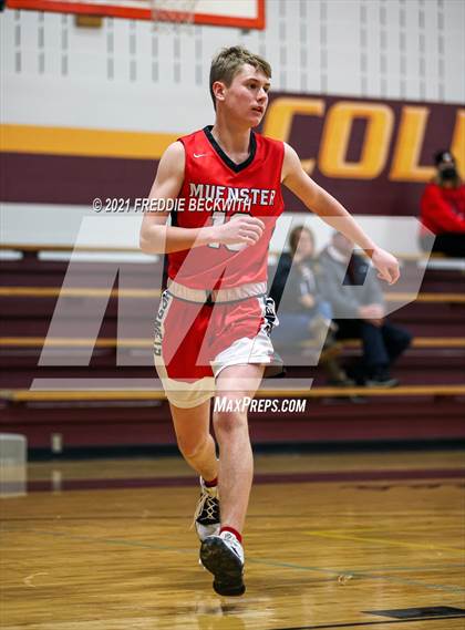 Thumbnail 2 in JV: Muenster @ Collinsville photogallery.