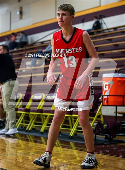 Thumbnail 3 in JV: Muenster @ Collinsville photogallery.