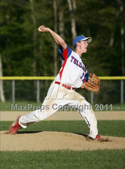 Thumbnail 2 in Tolland vs. RHAM photogallery.