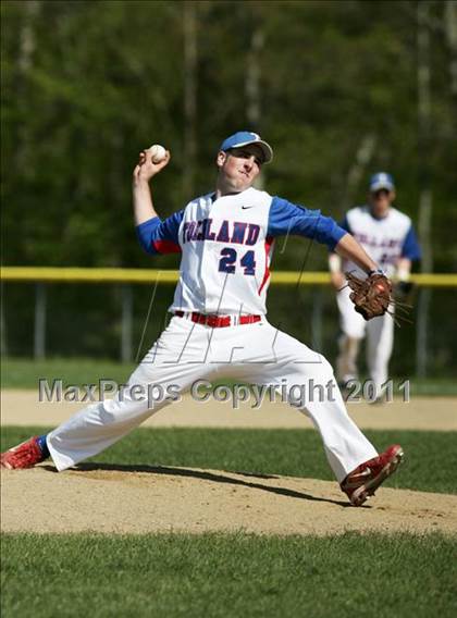Thumbnail 2 in Tolland vs. RHAM photogallery.