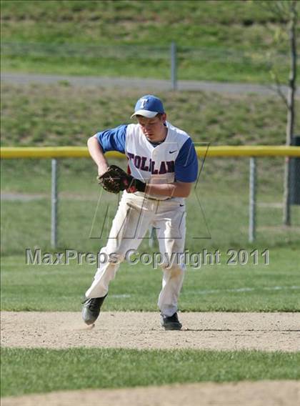 Thumbnail 2 in Tolland vs. RHAM photogallery.