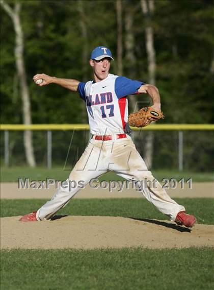 Thumbnail 1 in Tolland vs. RHAM photogallery.