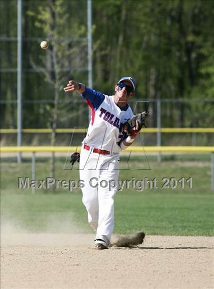 Thumbnail 3 in Tolland vs. RHAM photogallery.