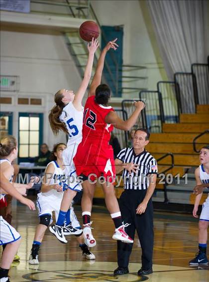 Thumbnail 1 in Agoura vs Bellarmine-Jefferson (Santa Barbara Tournament of Champions) photogallery.