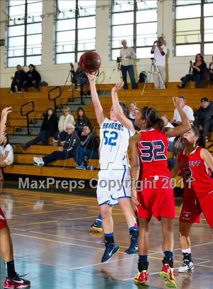 Thumbnail 2 in Agoura vs Bellarmine-Jefferson (Santa Barbara Tournament of Champions) photogallery.