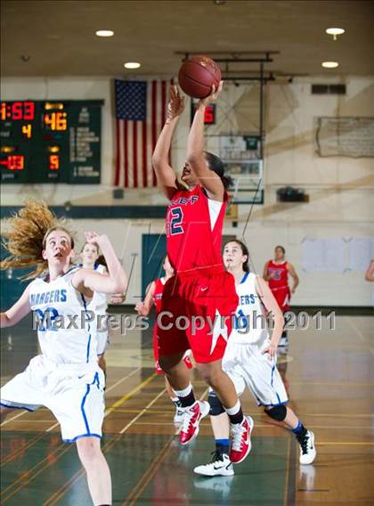 Thumbnail 1 in Agoura vs Bellarmine-Jefferson (Santa Barbara Tournament of Champions) photogallery.