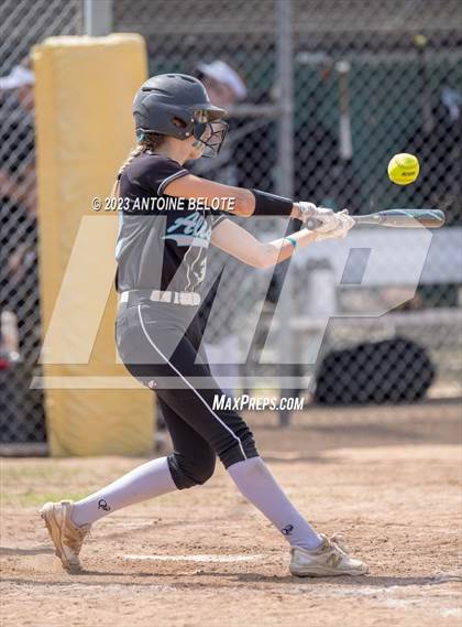 Thumbnail 2 in Los Alamitos vs. Aliso Niguel photogallery.