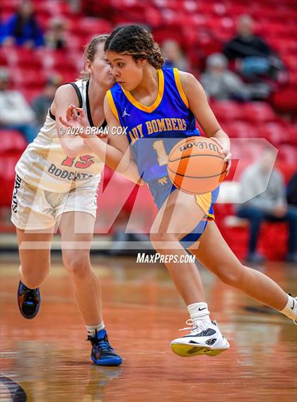 Thumbnail 2 in JV: Flippin vs Mountain Home (I Want It Personalized Classic) photogallery.