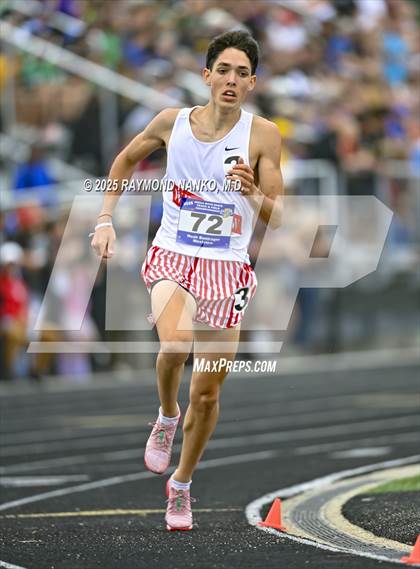 Thumbnail 2 in IHSAA Finals (1600 Meter) photogallery.