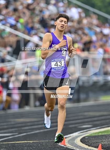Thumbnail 2 in IHSAA Finals (1600 Meter) photogallery.
