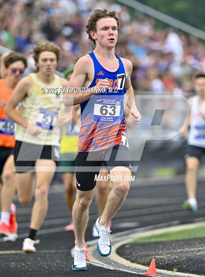 Thumbnail 3 in IHSAA Finals (1600 Meter) photogallery.
