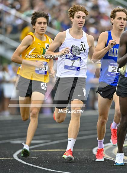 Thumbnail 3 in IHSAA Finals (1600 Meter) photogallery.
