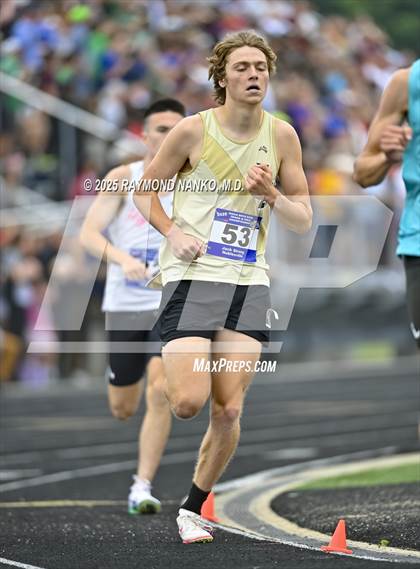 Thumbnail 2 in IHSAA Finals (1600 Meter) photogallery.