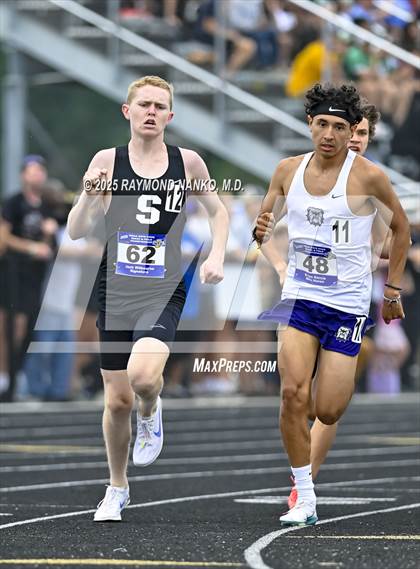 Thumbnail 1 in IHSAA Finals (1600 Meter) photogallery.