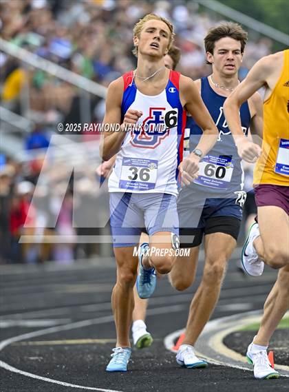 Thumbnail 1 in IHSAA Finals (1600 Meter) photogallery.