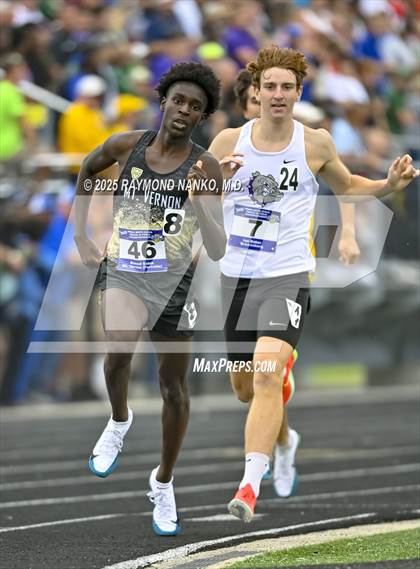 Thumbnail 2 in IHSAA Finals (1600 Meter) photogallery.