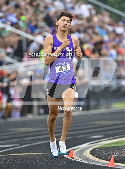 Thumbnail 1 in IHSAA Finals (1600 Meter) photogallery.