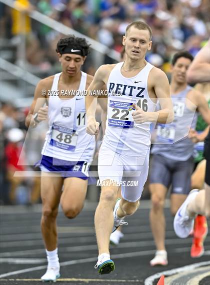 Thumbnail 2 in IHSAA Finals (1600 Meter) photogallery.