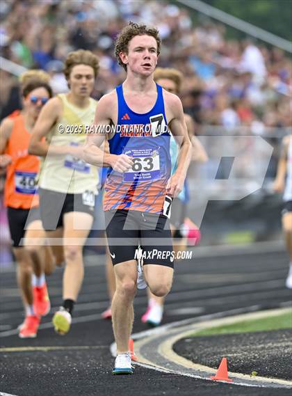 Thumbnail 2 in IHSAA Finals (1600 Meter) photogallery.