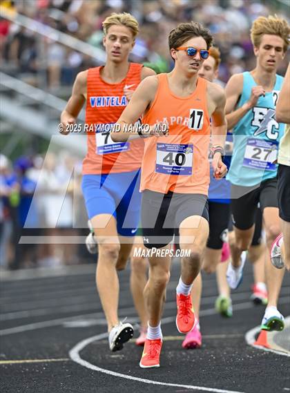 Thumbnail 2 in IHSAA Finals (1600 Meter) photogallery.