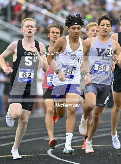 Thumbnail 1 in IHSAA Finals (1600 Meter) photogallery.